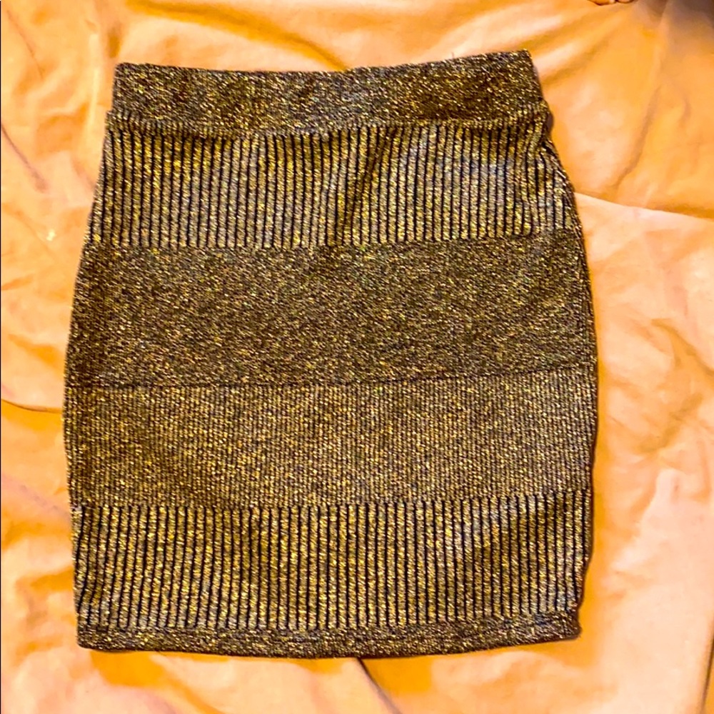 Black and gold sparkly fashion nova mini skirt